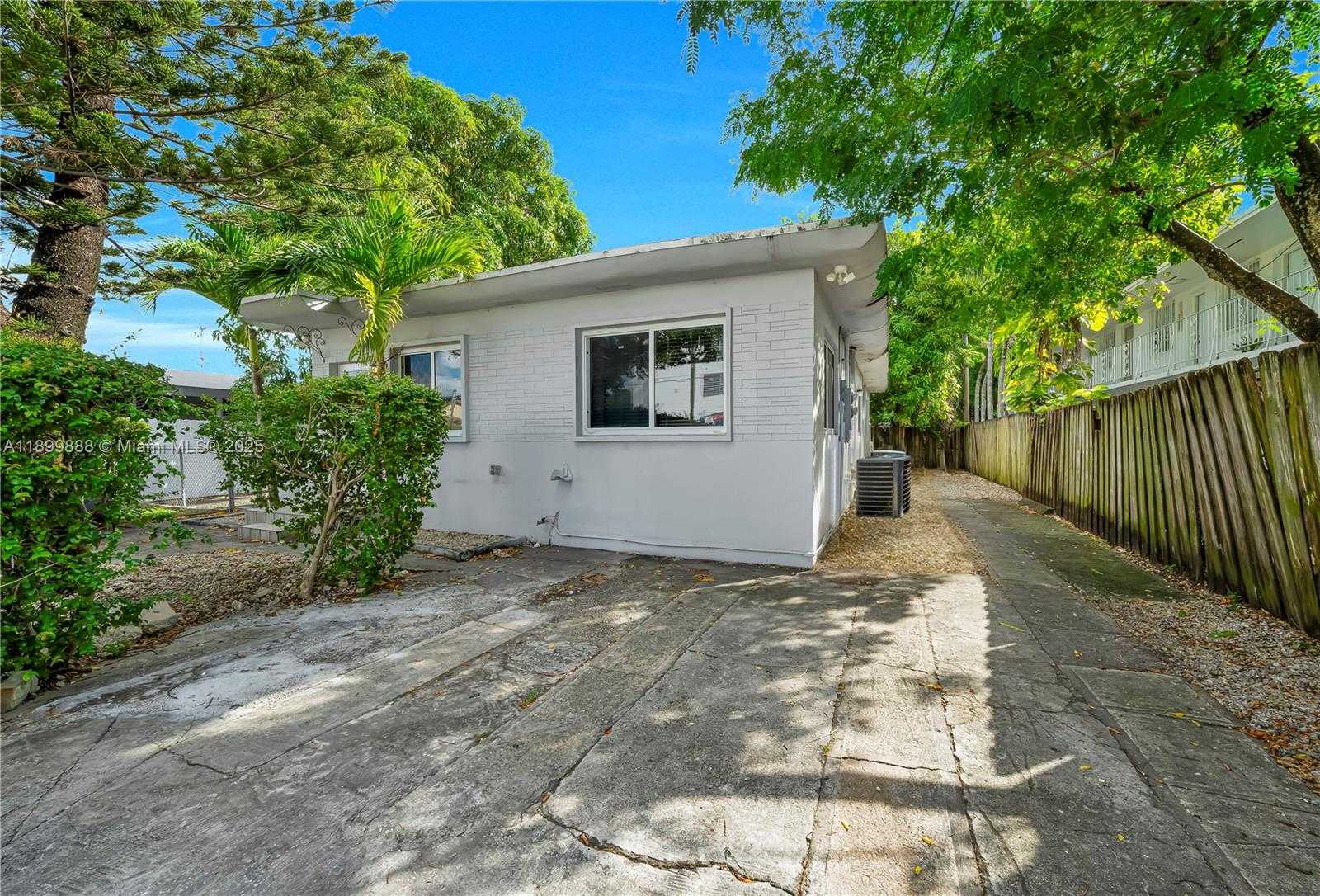 Small Image of 3181 NORTH WEST 5TH AVE, Miami Number 29