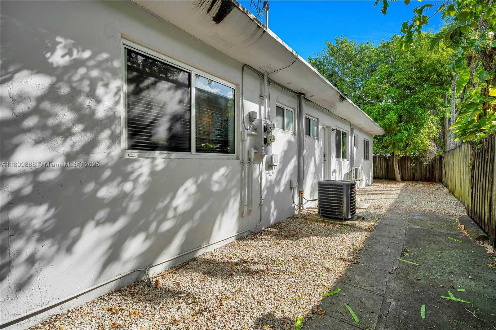 Small Image of 3181 NORTH WEST 5TH AVE, Miami Number 30