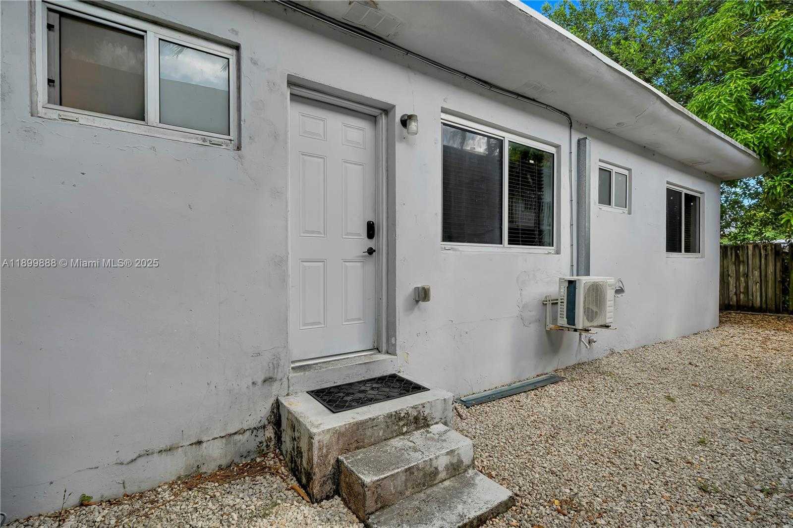 Small Image of 3181 NORTH WEST 5TH AVE, Miami Number 31