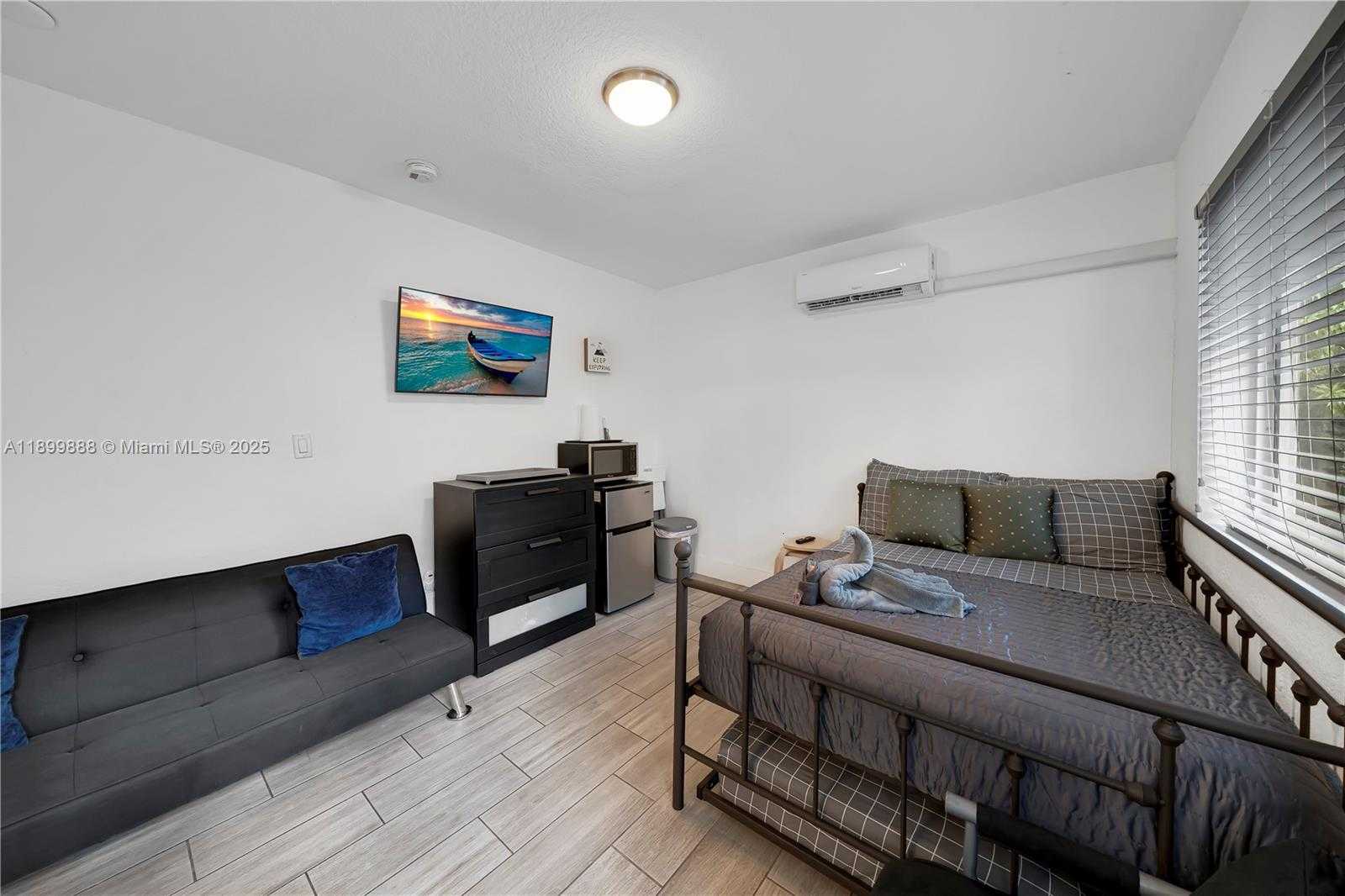 Small Image of 3181 NORTH WEST 5TH AVE, Miami Number 32