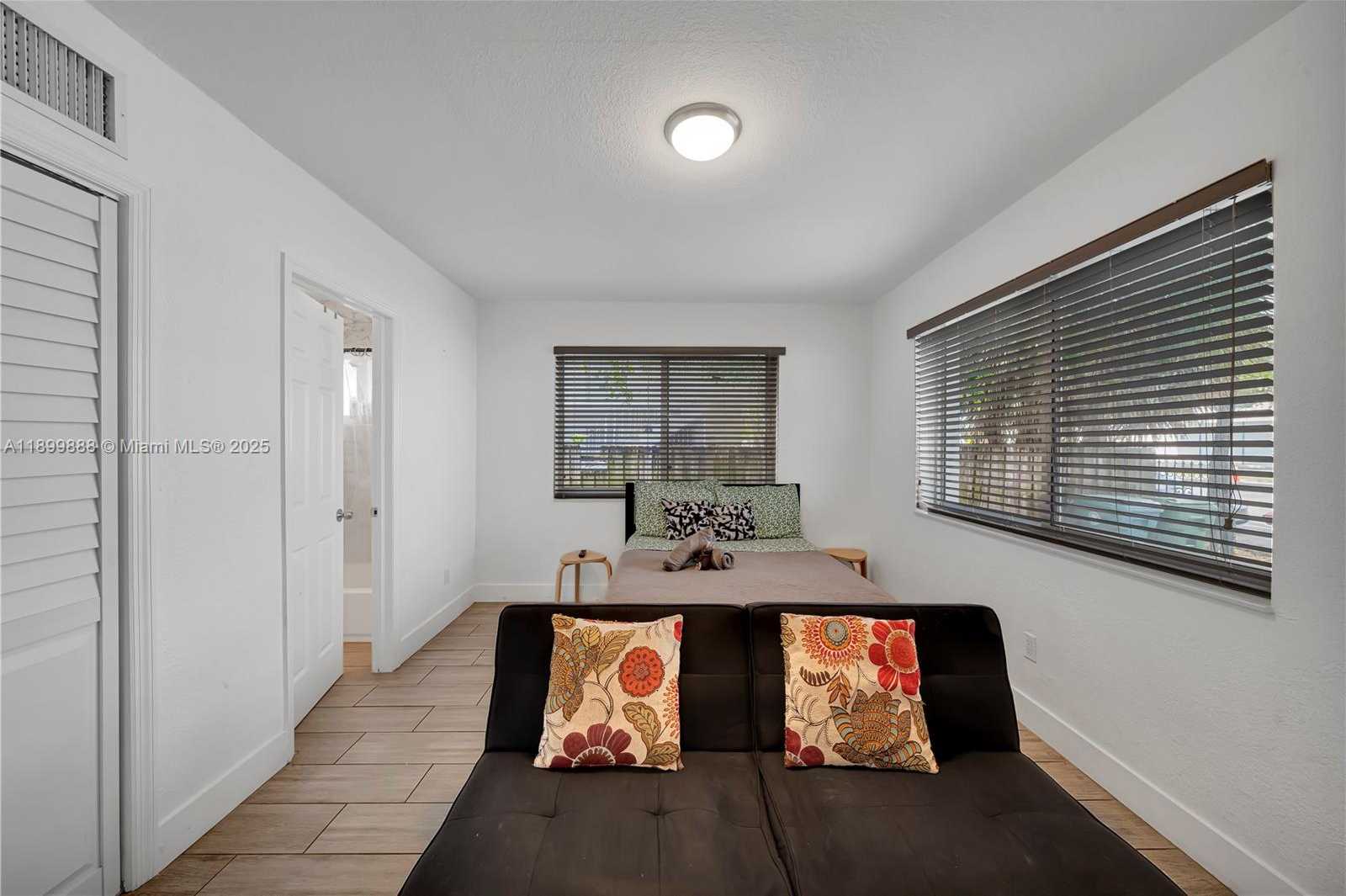 Small Image of 3181 NORTH WEST 5TH AVE, Miami Number 9