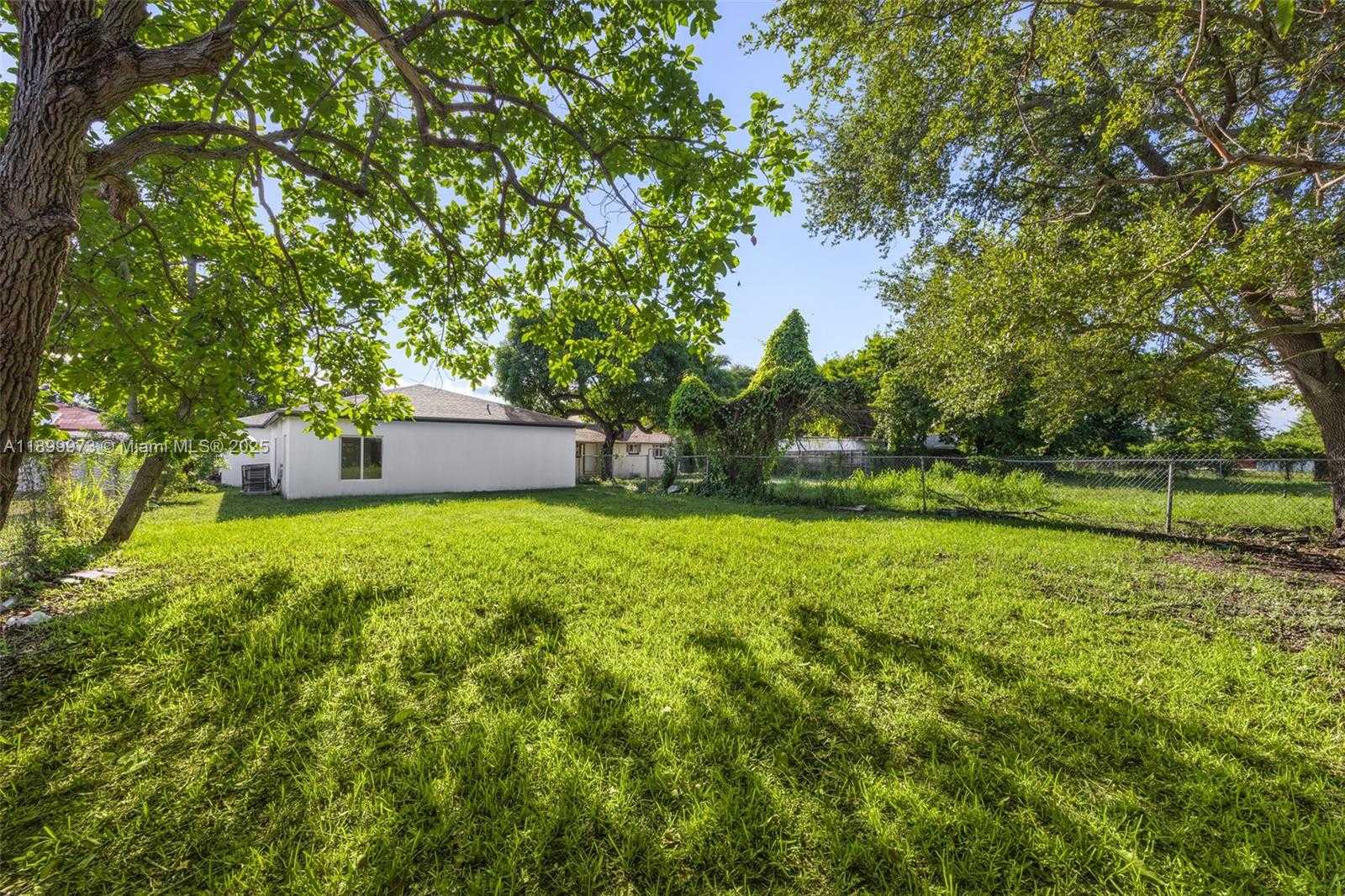 Small Image of Miami Number 15