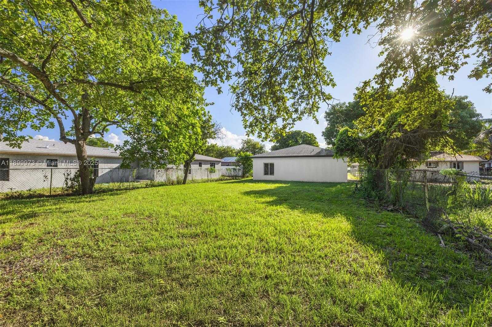 Small Image of Miami Number 16