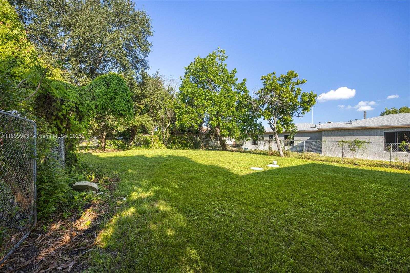 Small Image of Miami Number 17