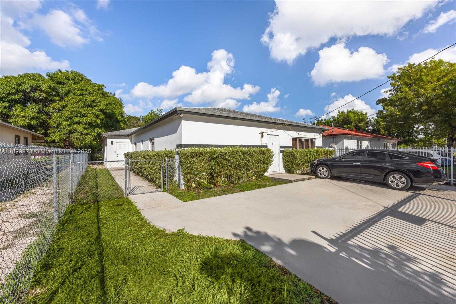 Small Image of Miami Number 2