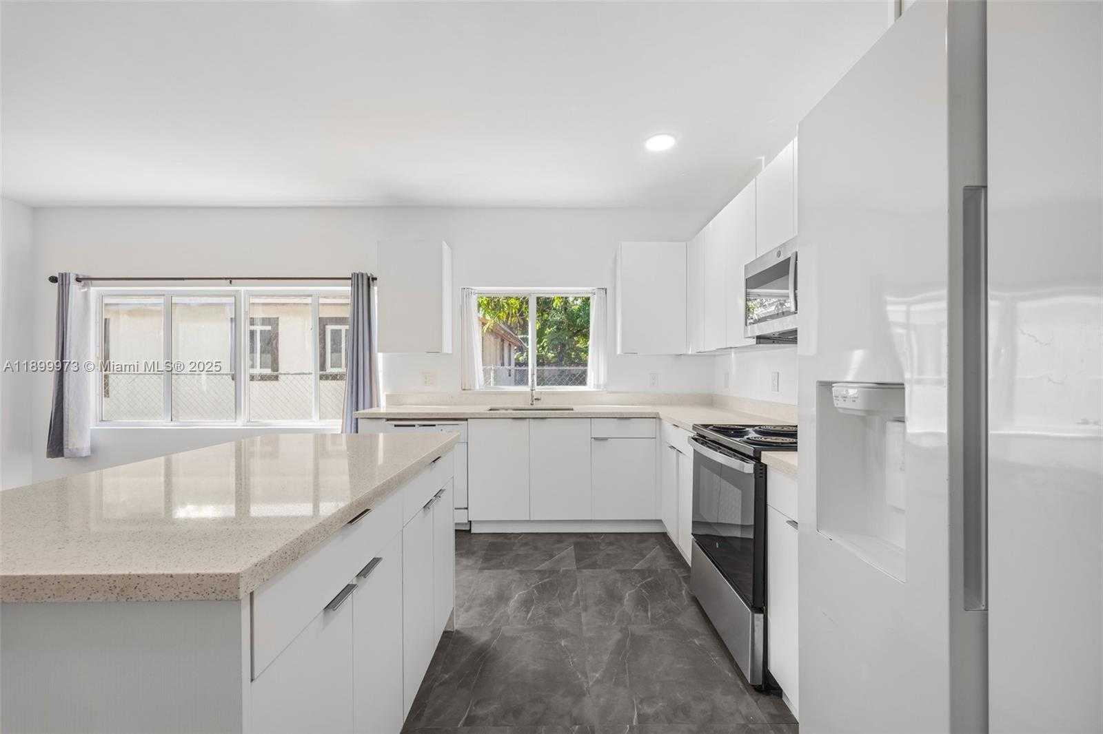 Small Image of Miami Number 4