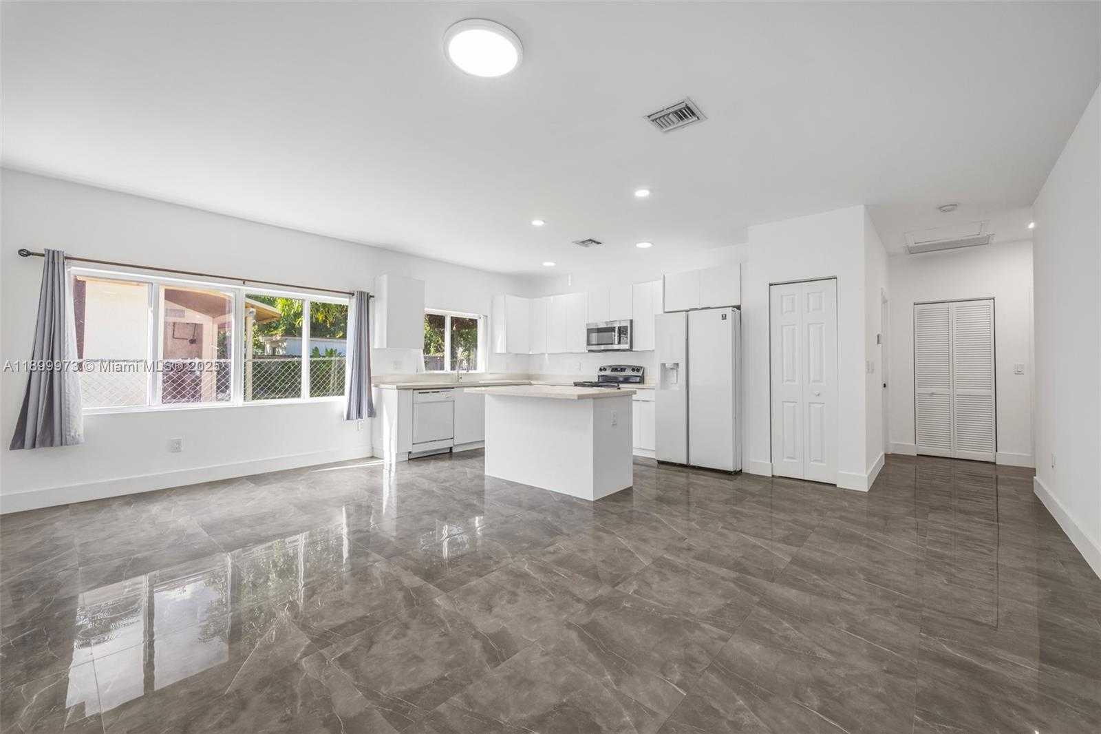 Small Image of Miami Number 5