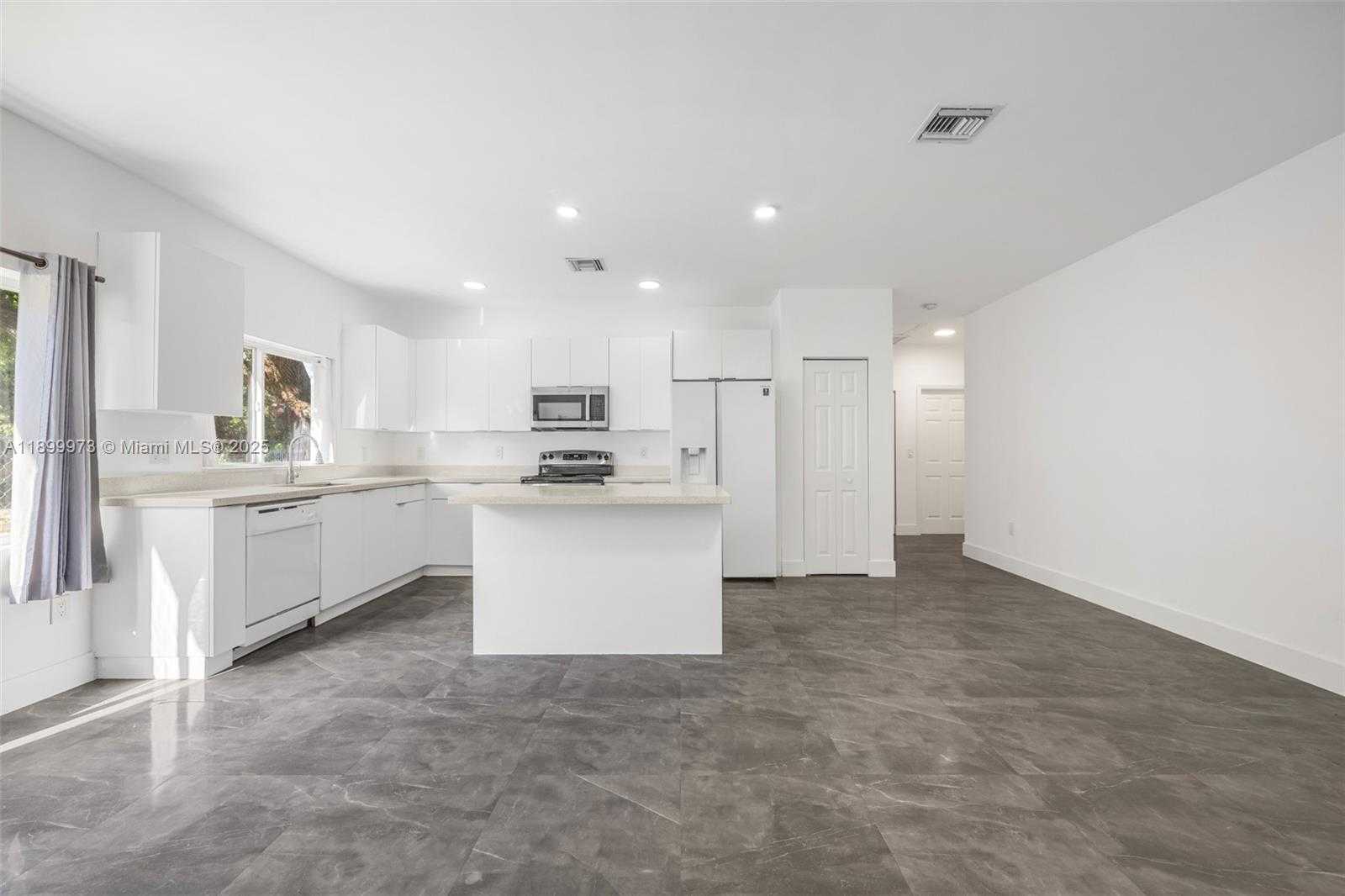 Small Image of Miami Number 7