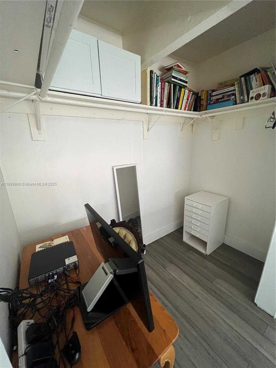 Small Image of 3680 SOUTH WEST 13TH TER, Miami Number 14