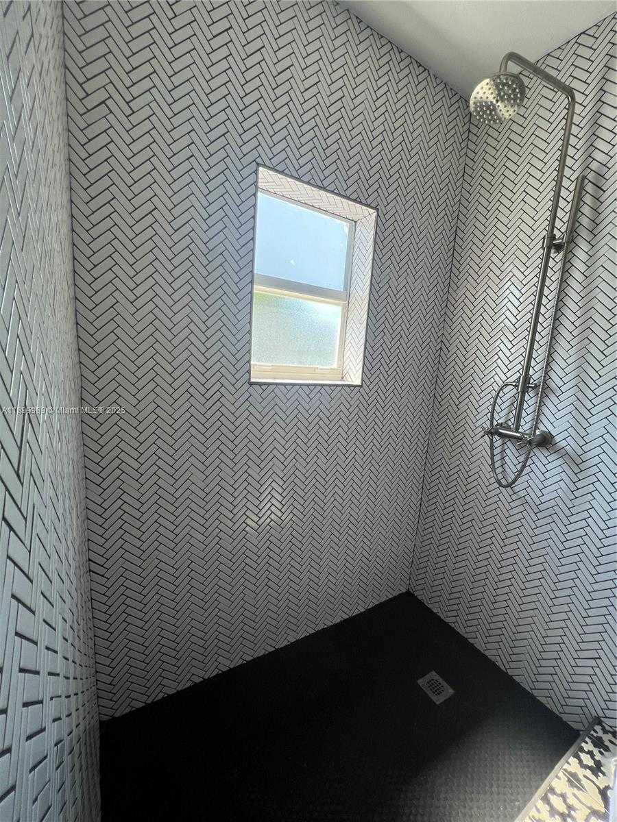 Small Image of 3680 SOUTH WEST 13TH TER, Miami Number 18