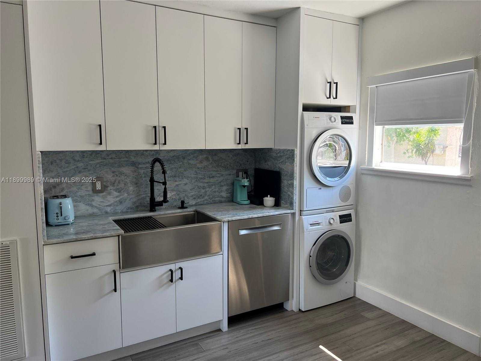 Small Image of 3680 SOUTH WEST 13TH TER, Miami Number 4