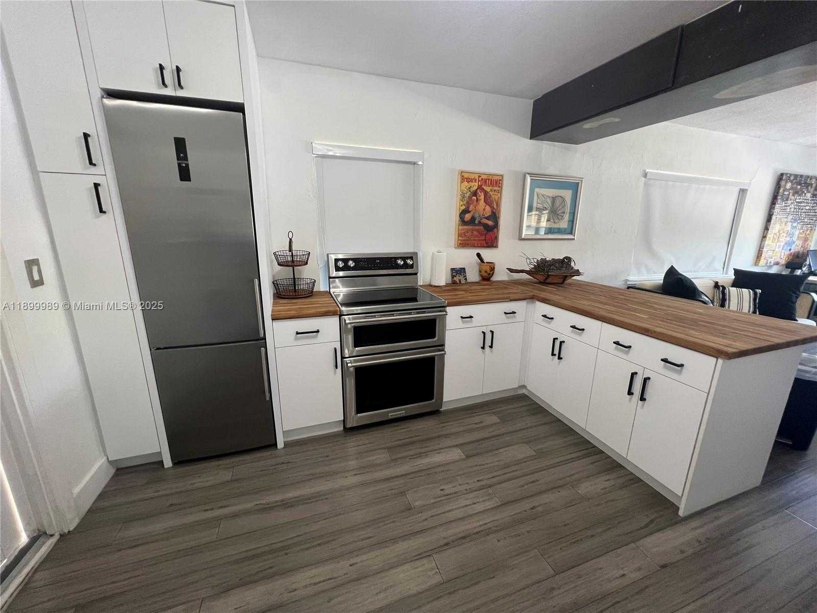 Small Image of 3680 SOUTH WEST 13TH TER, Miami Number 7