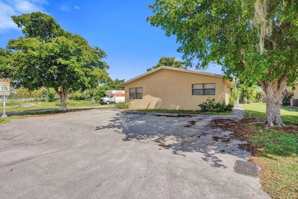 Small Image of 2321 NORTH WEST 20TH ST, Fort Lauderdale Number 28