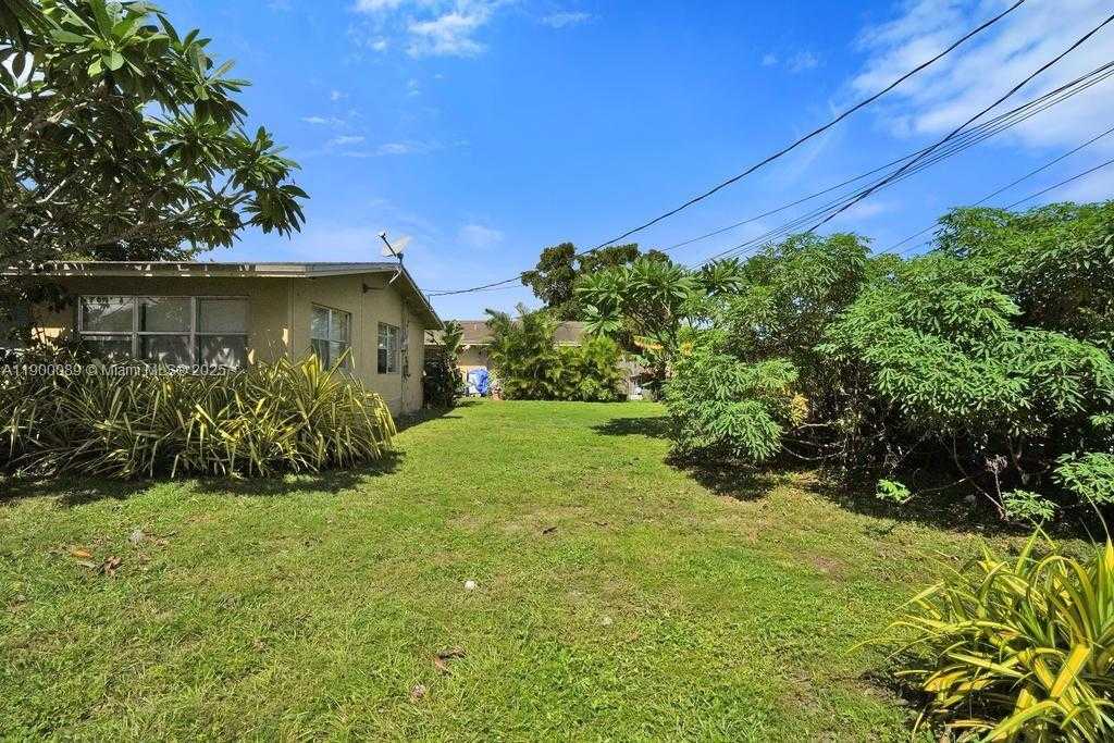 Small Image of 2321 NORTH WEST 20TH ST, Fort Lauderdale Number 4