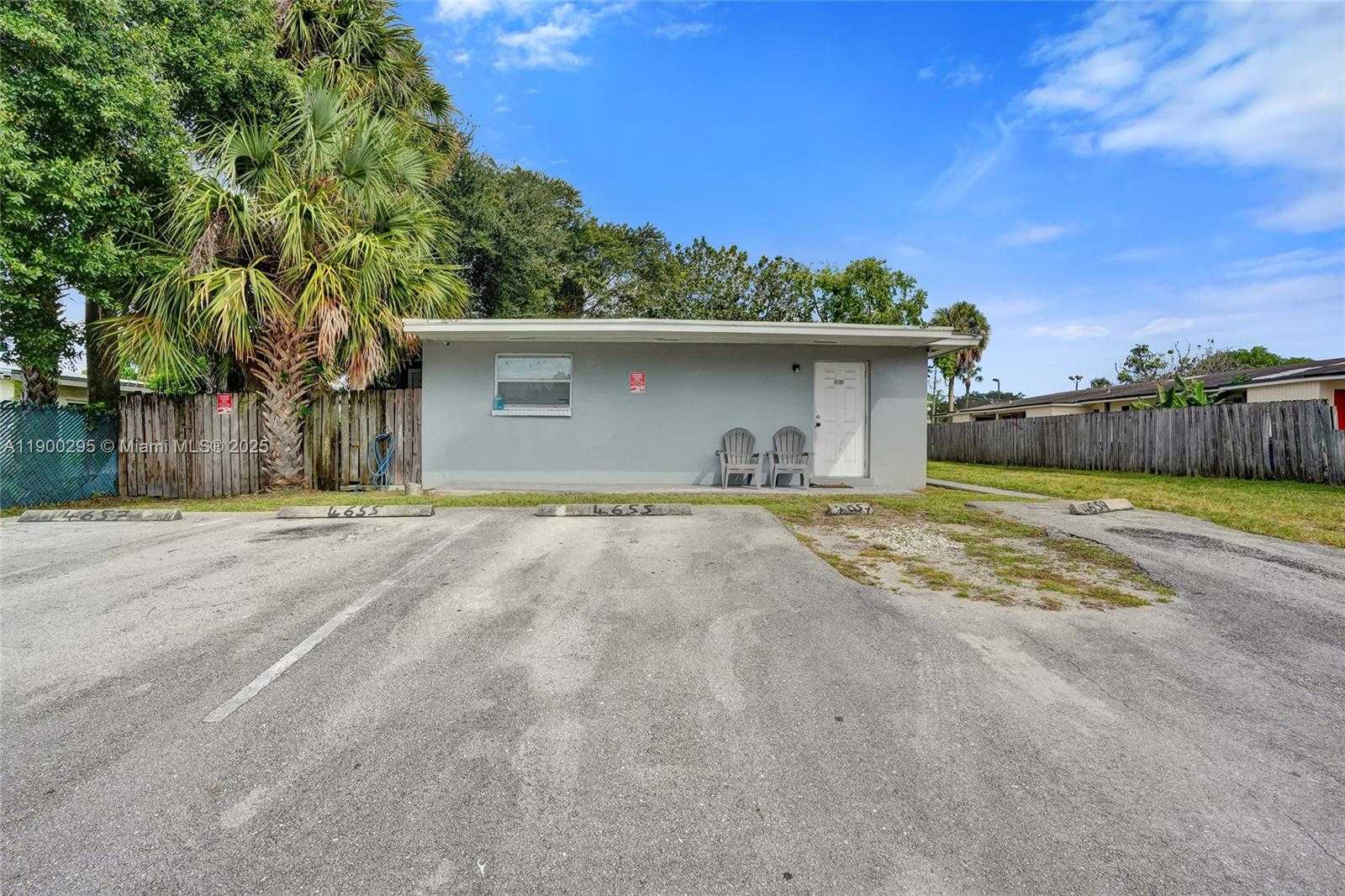 Small Image of 4655 MYLA LN, West Palm Beach Number 11