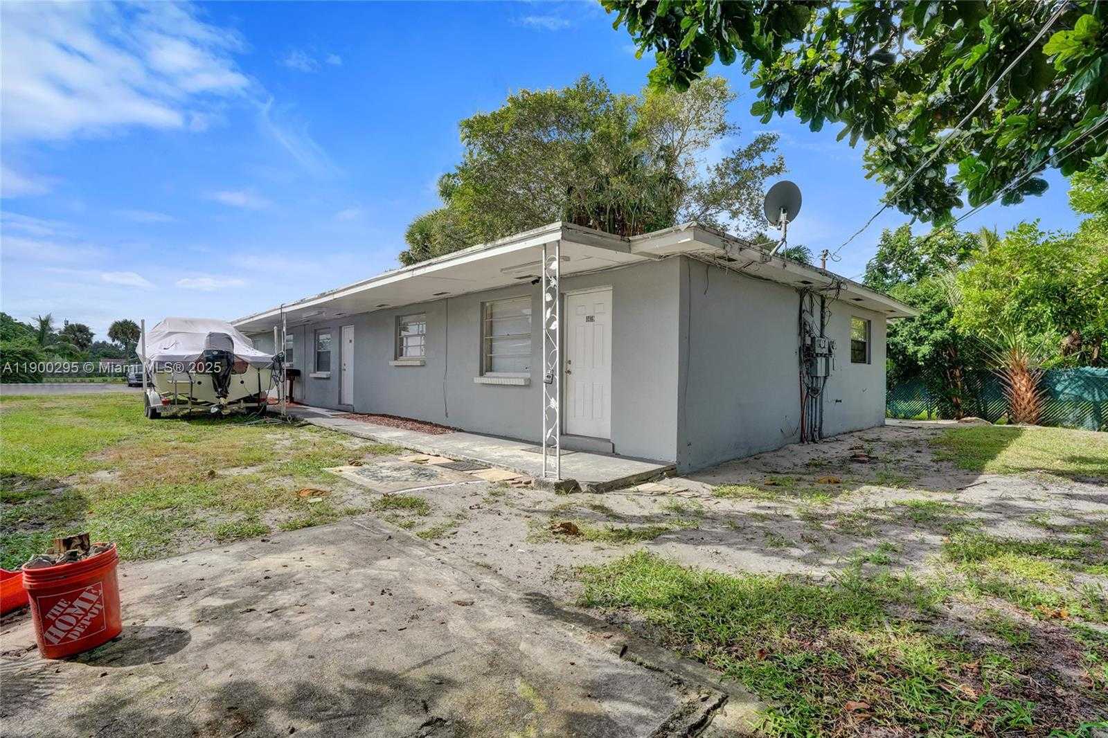 Small Image of 4655 MYLA LN, West Palm Beach Number 4
