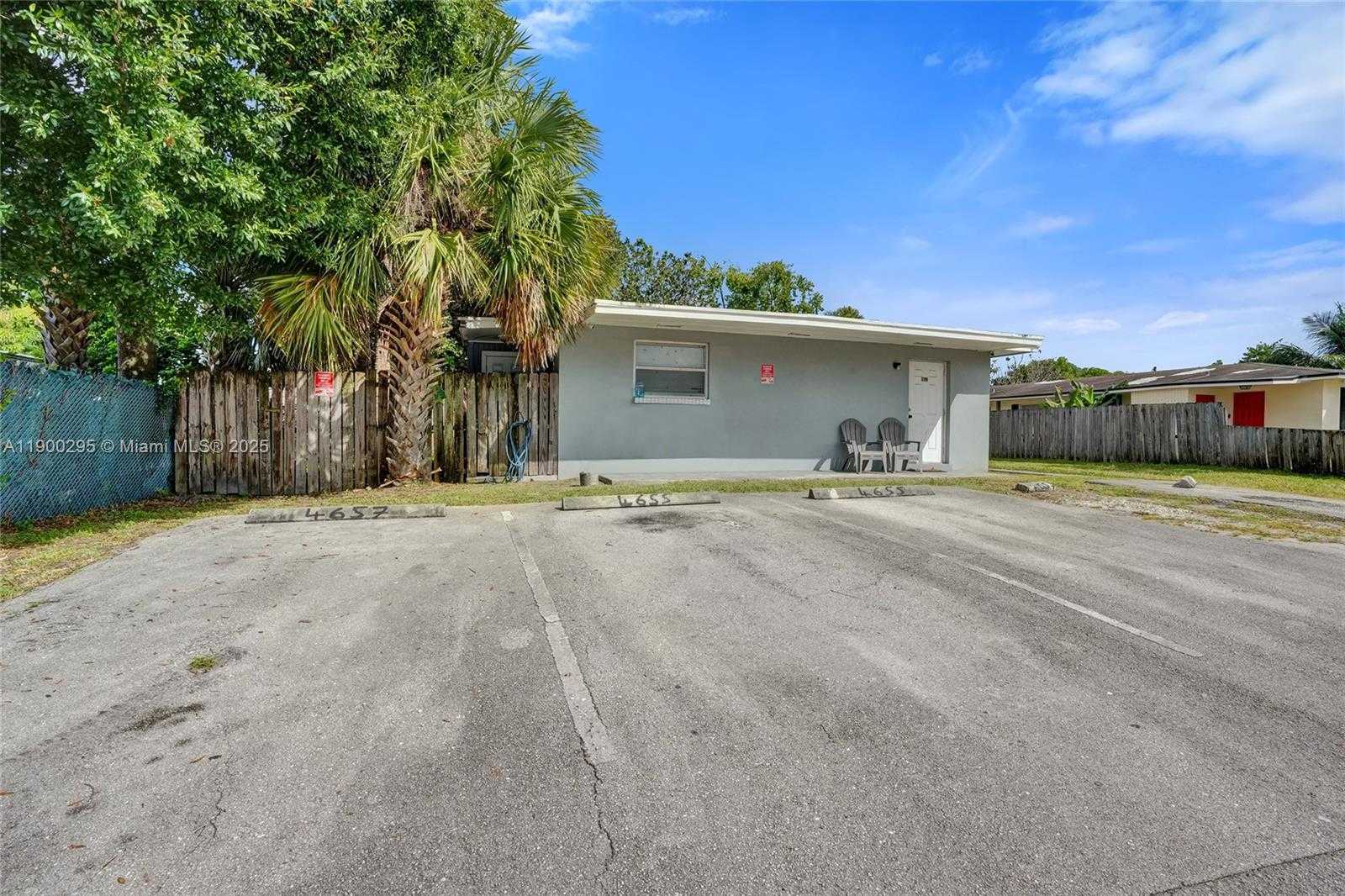 Small Image of 4655 MYLA LN, West Palm Beach Number 7