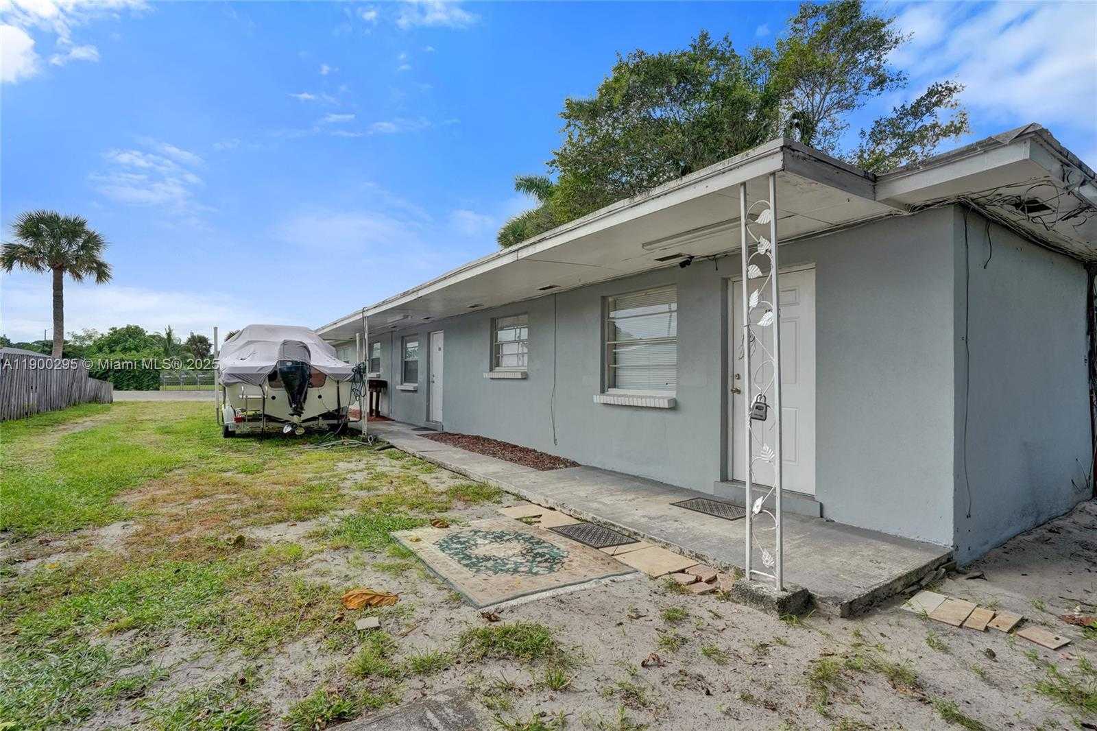Small Image of 4655 MYLA LN, West Palm Beach Number 9