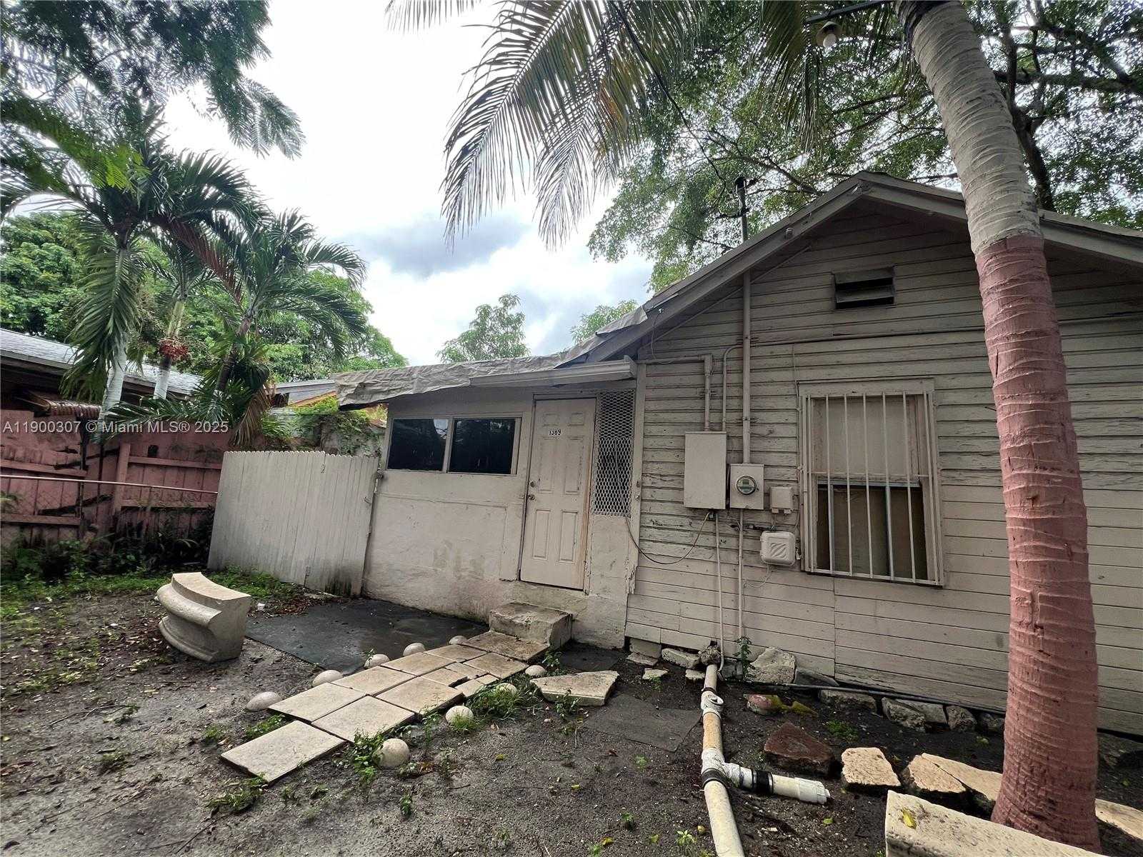 Small Image of 1361 NORTH WEST 32ND ST, Miami Number 5