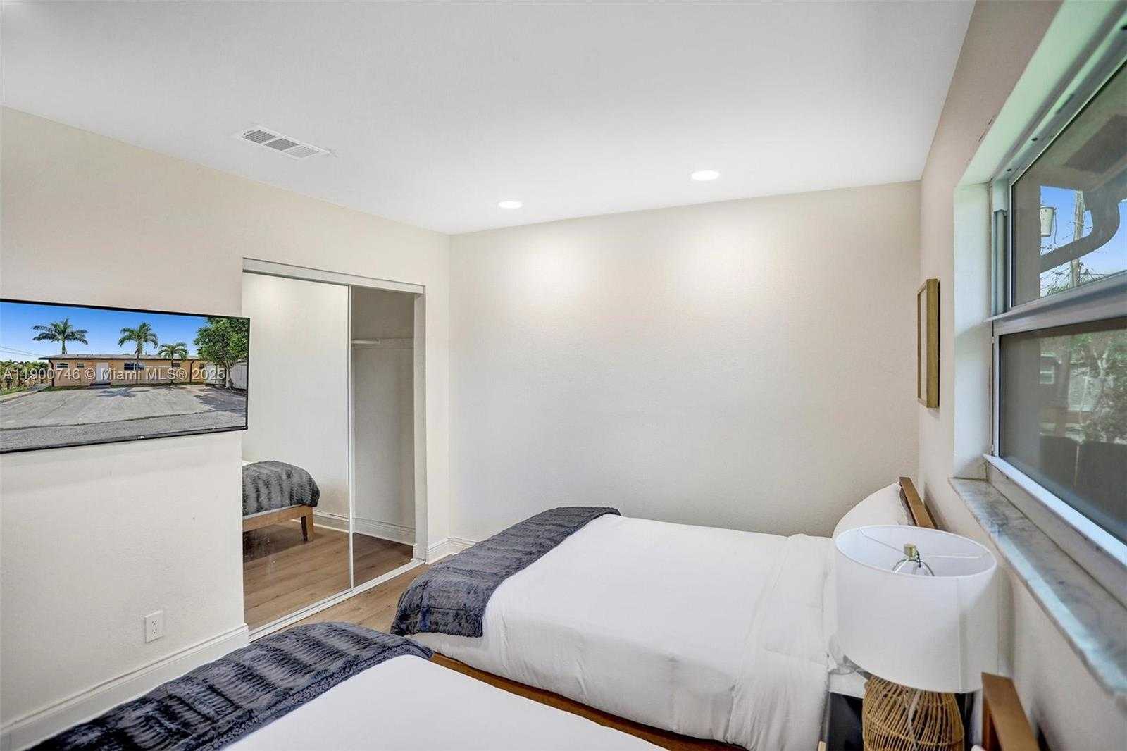 Small Image of 201 NORTH EAST 2ND AVE, Dania Beach Number 19