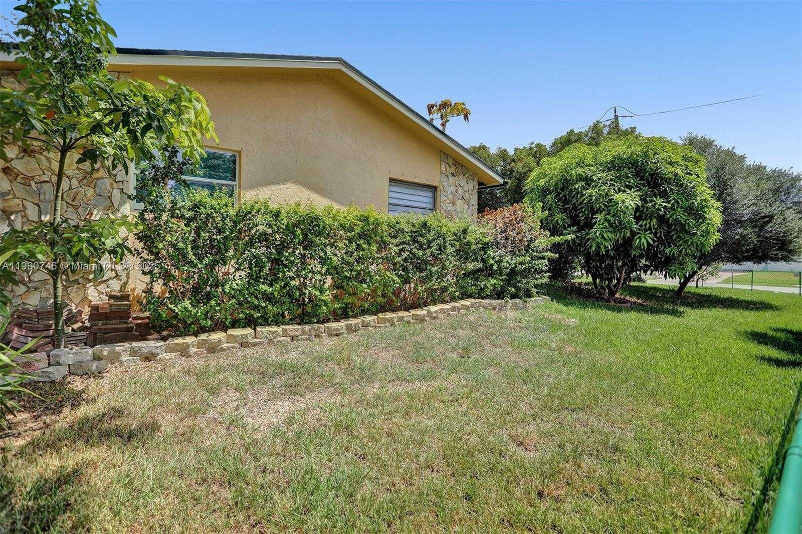 Small Image of 201 NORTH EAST 2ND AVE, Dania Beach Number 24