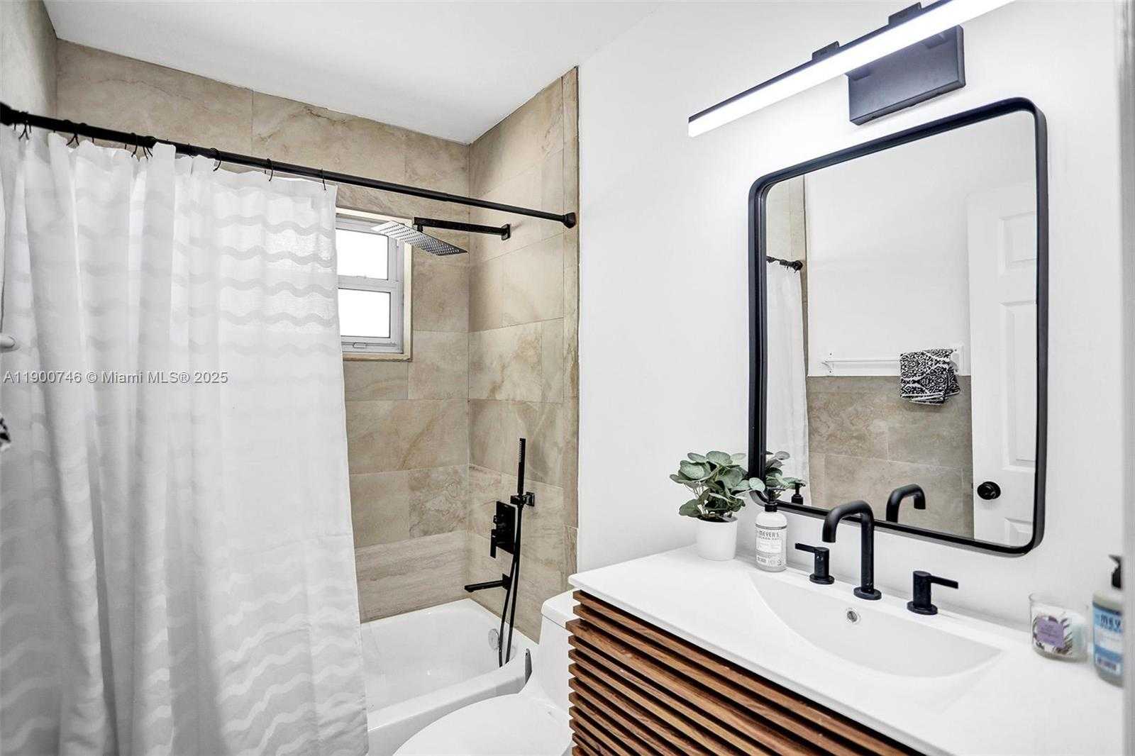 Small Image of 201 NORTH EAST 2ND AVE, Dania Beach Number 8