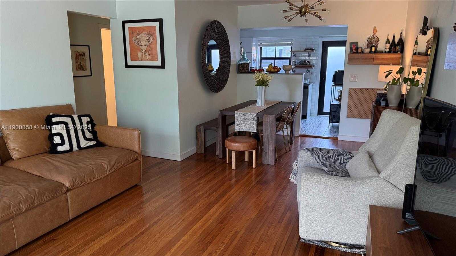 Small Image of 2 NORTH EAST 44 ST #2, Miami Number 11