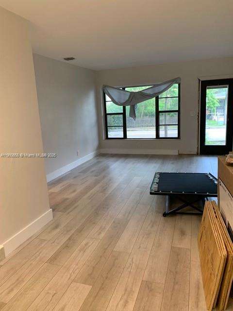 Small Image of 2 NORTH EAST 44 ST #2, Miami Number 14