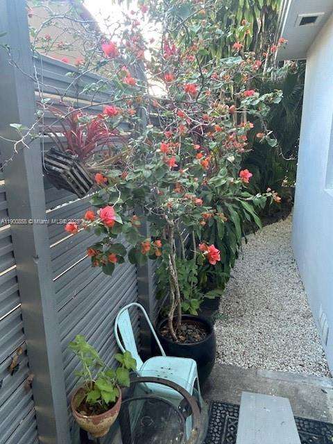 Small Image of 2 NORTH EAST 44 ST #2, Miami Number 22