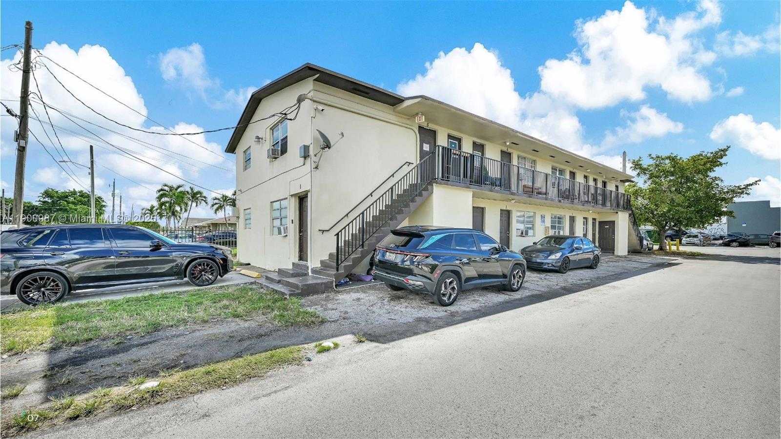 Small Image of 324 NORTH WEST 3RD ST, Hallandale Beach Number 2