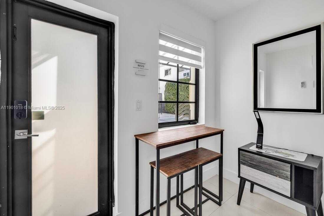 Small Image of Miami Beach Number 10