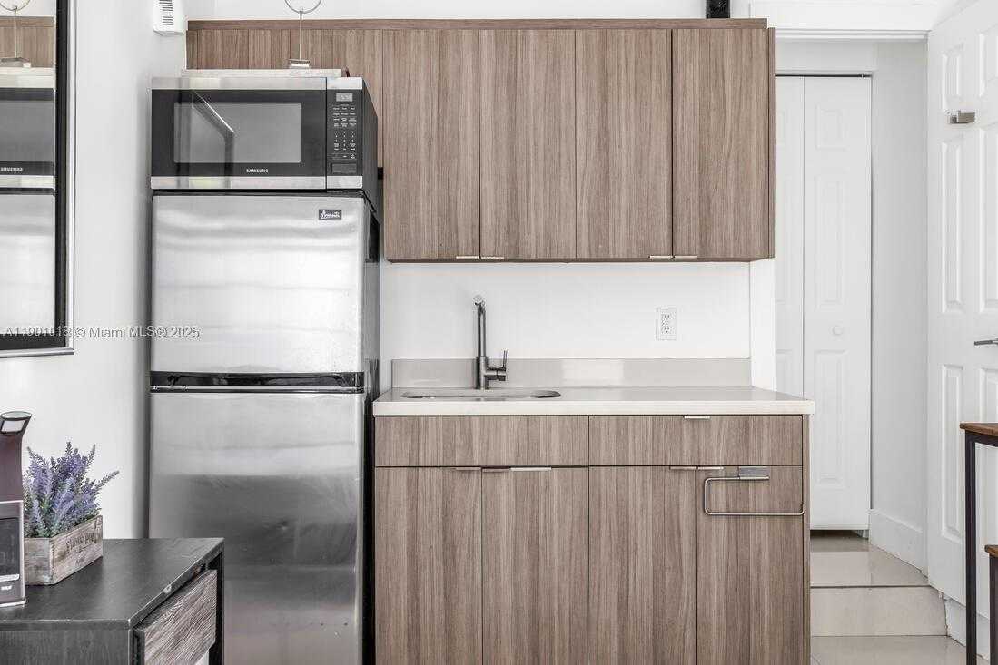 Small Image of Miami Beach Number 16