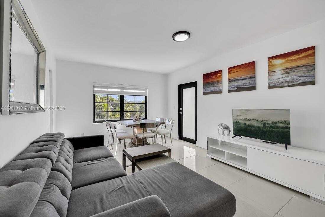 Small Image of Miami Beach Number 18