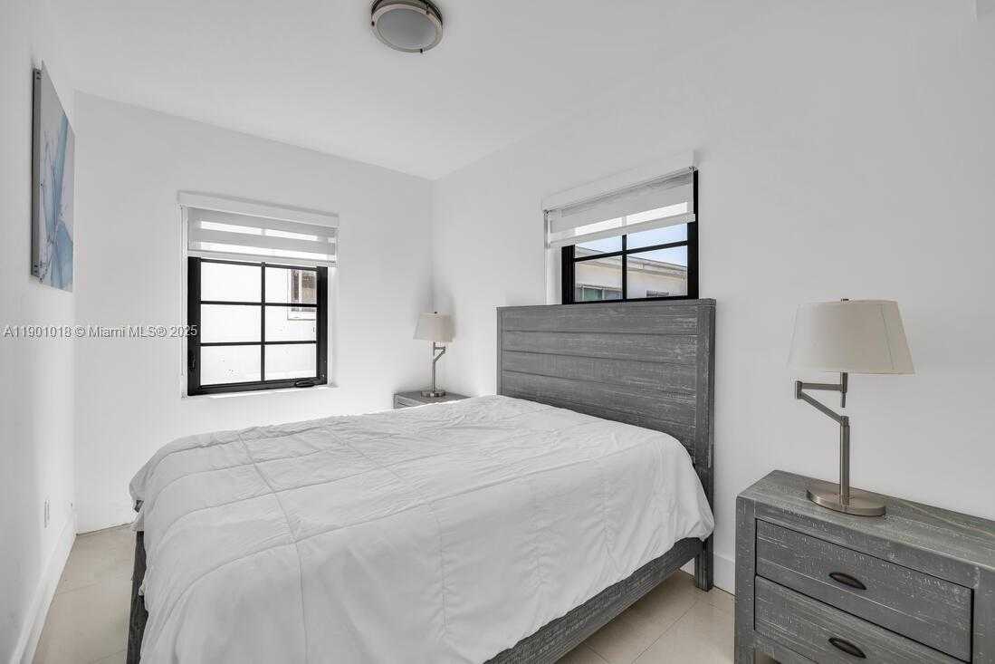 Small Image of Miami Beach Number 19