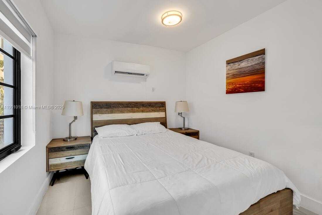 Small Image of Miami Beach Number 2