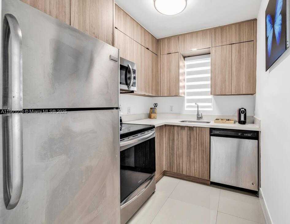 Small Image of Miami Beach Number 23