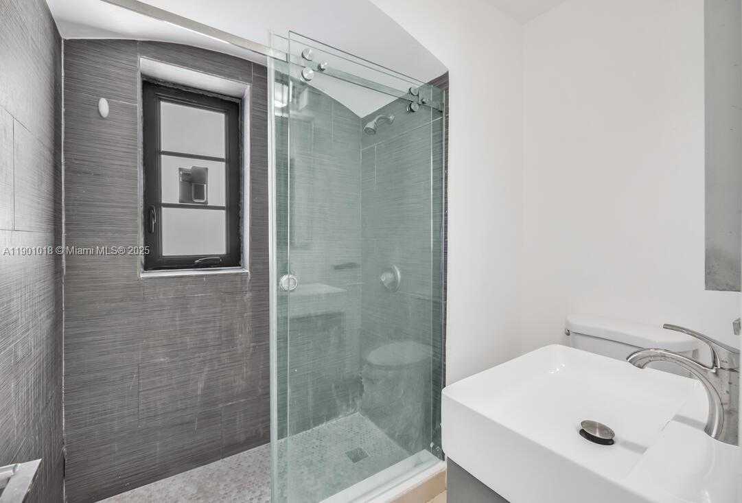 Small Image of Miami Beach Number 24