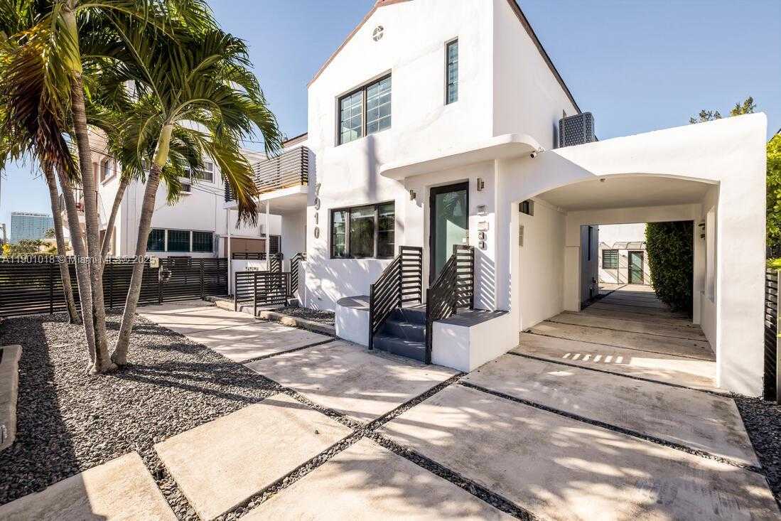 Small Image of Miami Beach Number 25