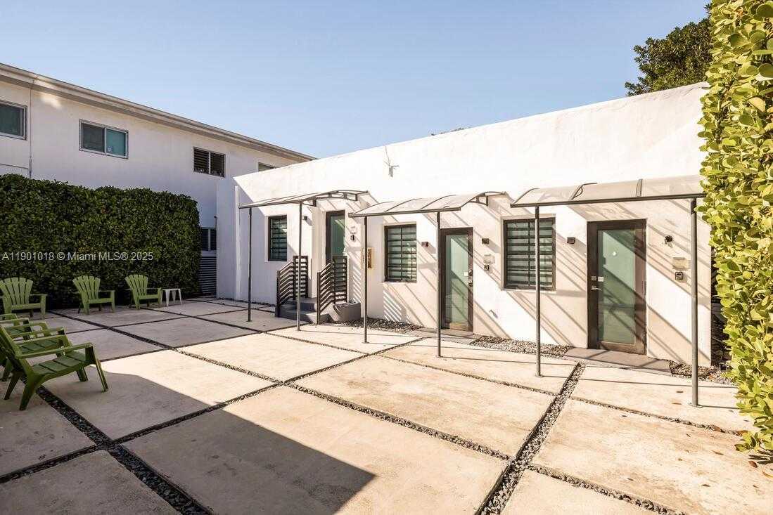 Small Image of Miami Beach Number 34