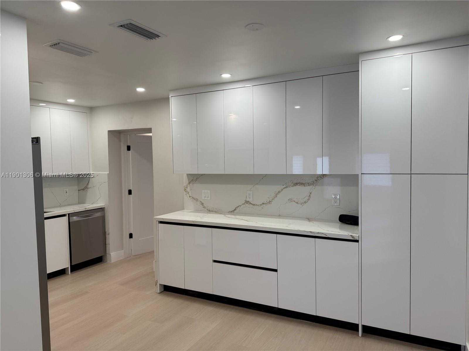 Small Image of 160 EAST 34TH ST, Hialeah Number 11