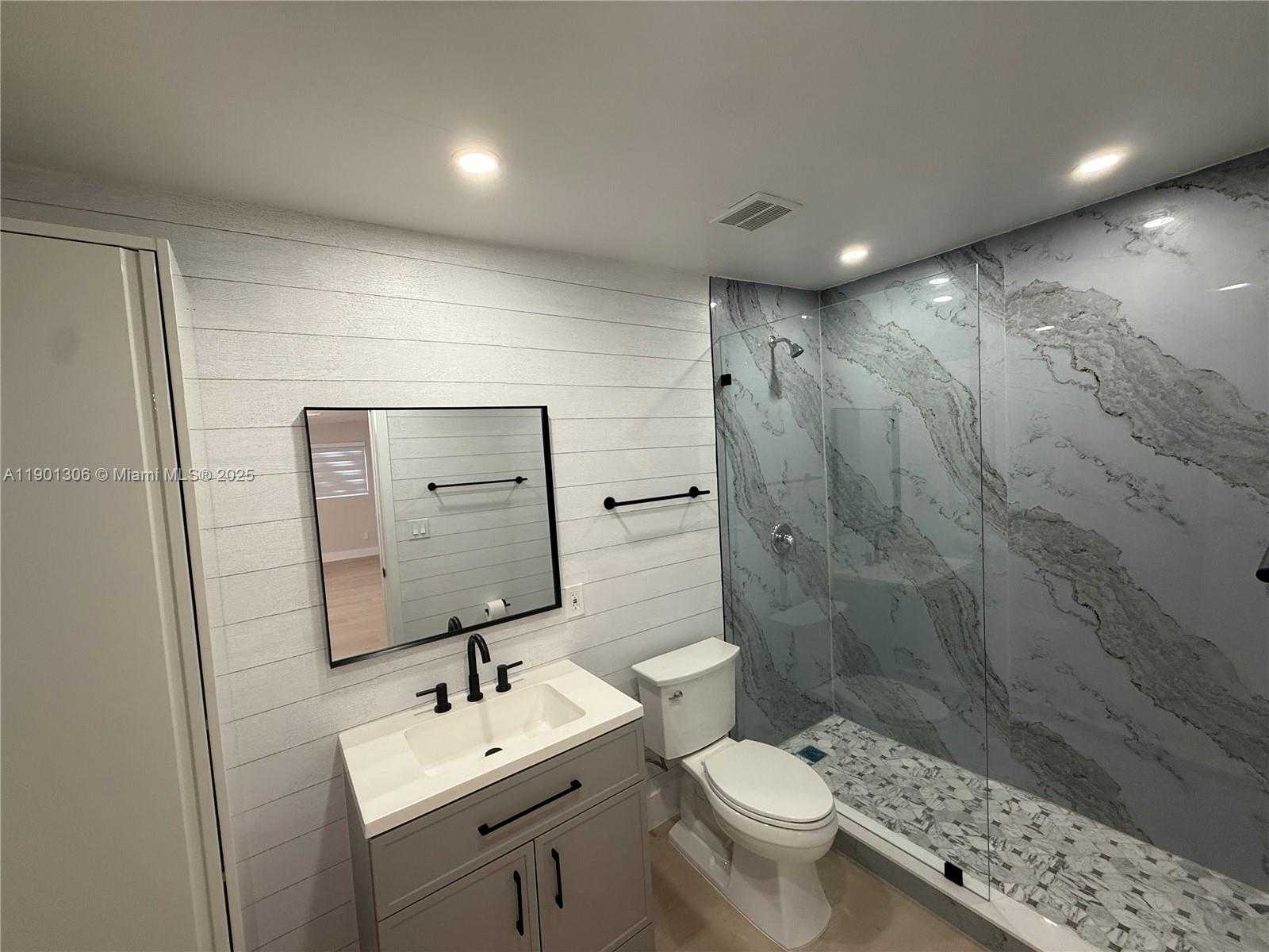 Small Image of 160 EAST 34TH ST, Hialeah Number 14