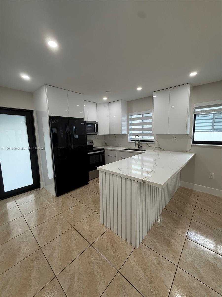 Small Image of 160 EAST 34TH ST, Hialeah Number 17