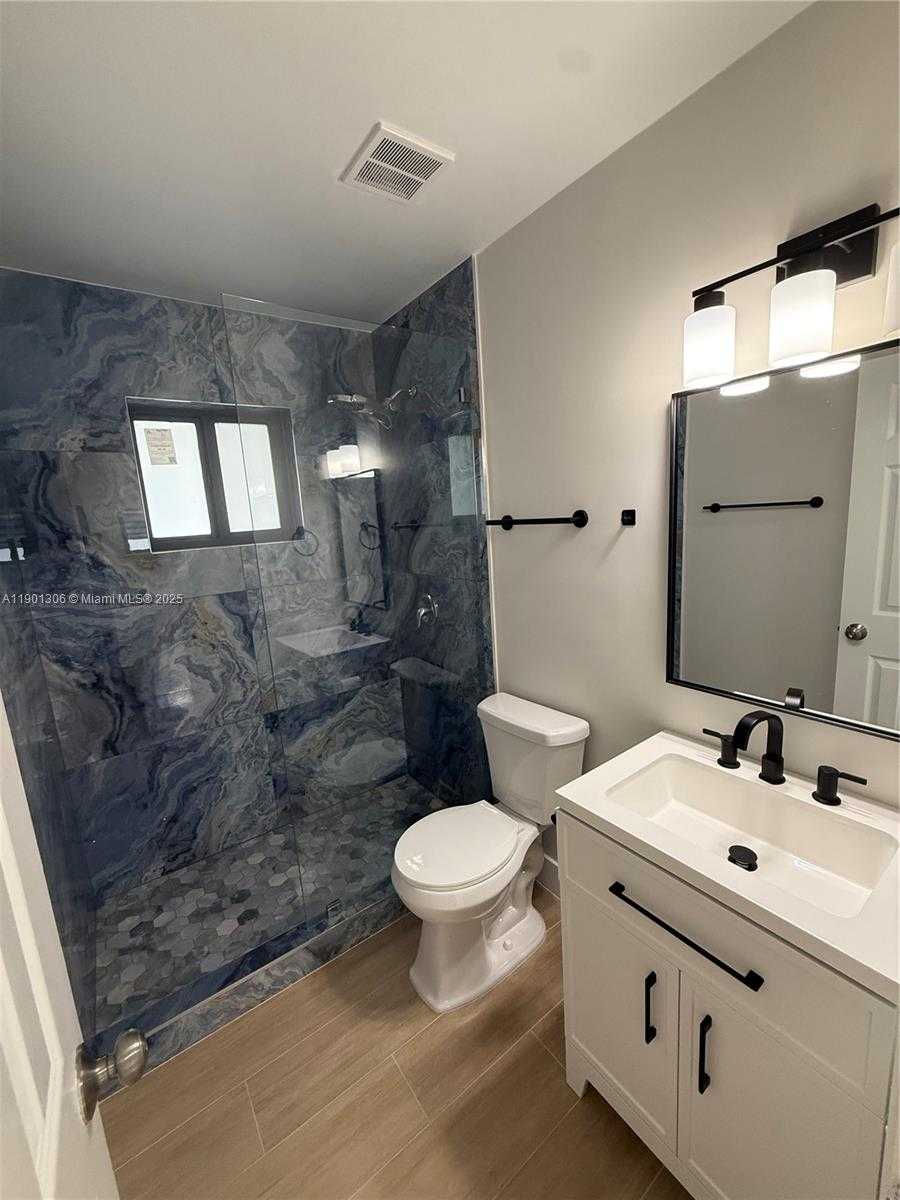 Small Image of 160 EAST 34TH ST, Hialeah Number 19