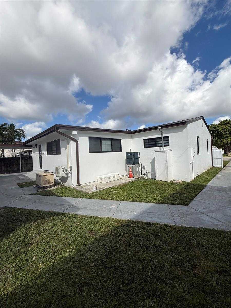 Small Image of 160 EAST 34TH ST, Hialeah Number 3