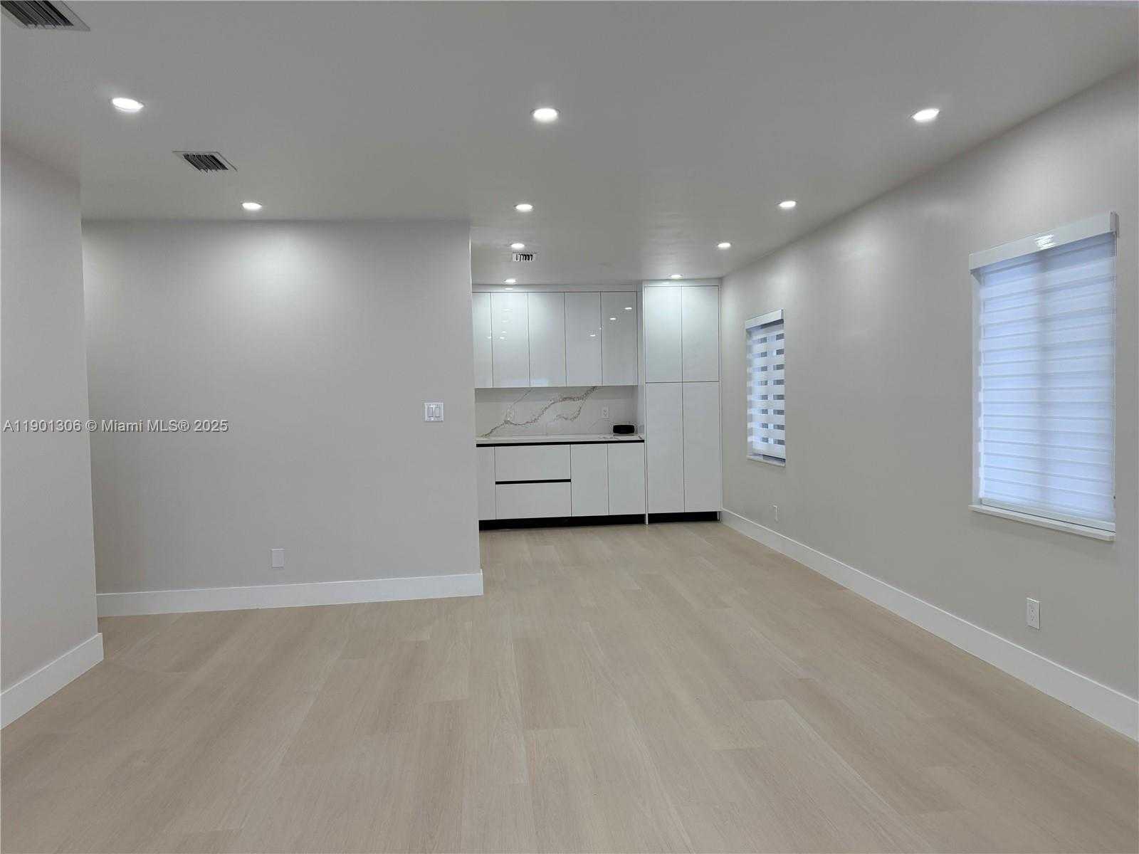 Small Image of 160 EAST 34TH ST, Hialeah Number 7