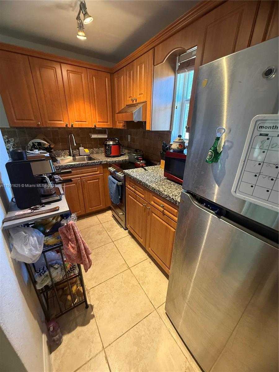 Small Image of 4201 SOUTH WEST 7TH ST, Miami Number 13