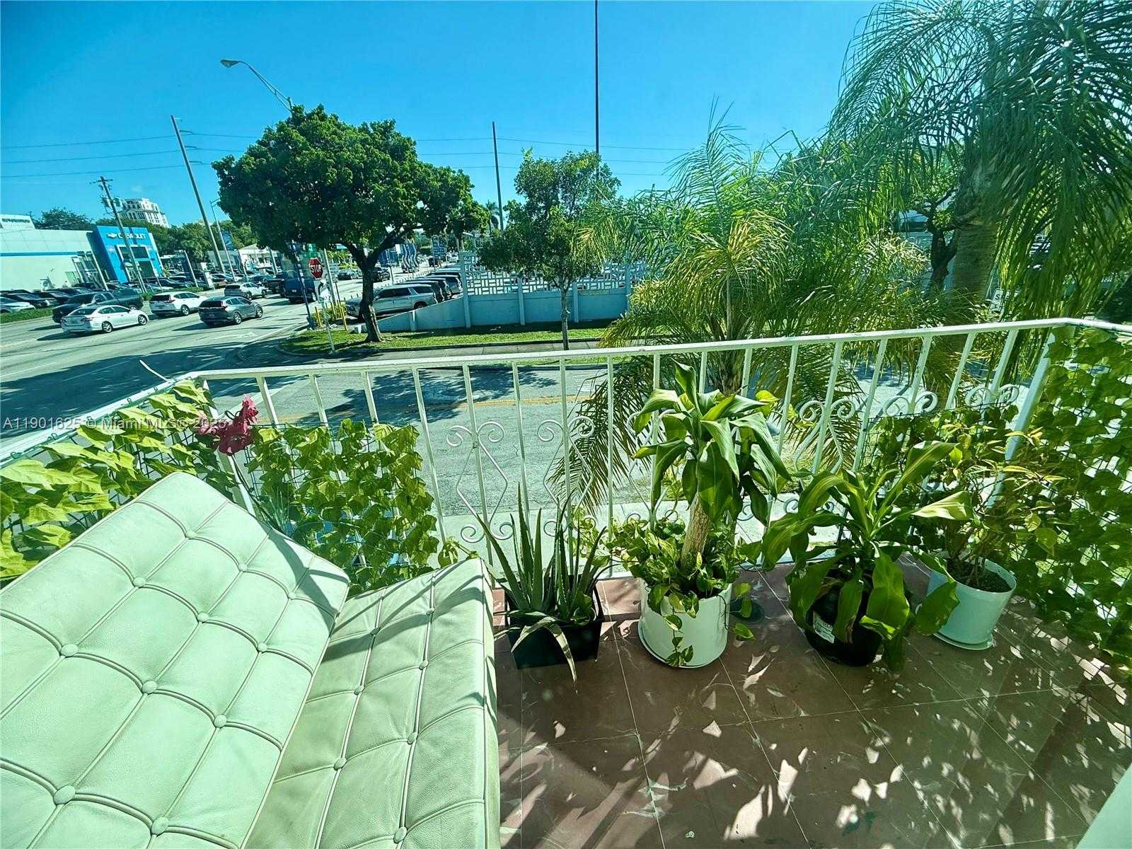 Small Image of 4201 SOUTH WEST 7TH ST, Miami Number 8