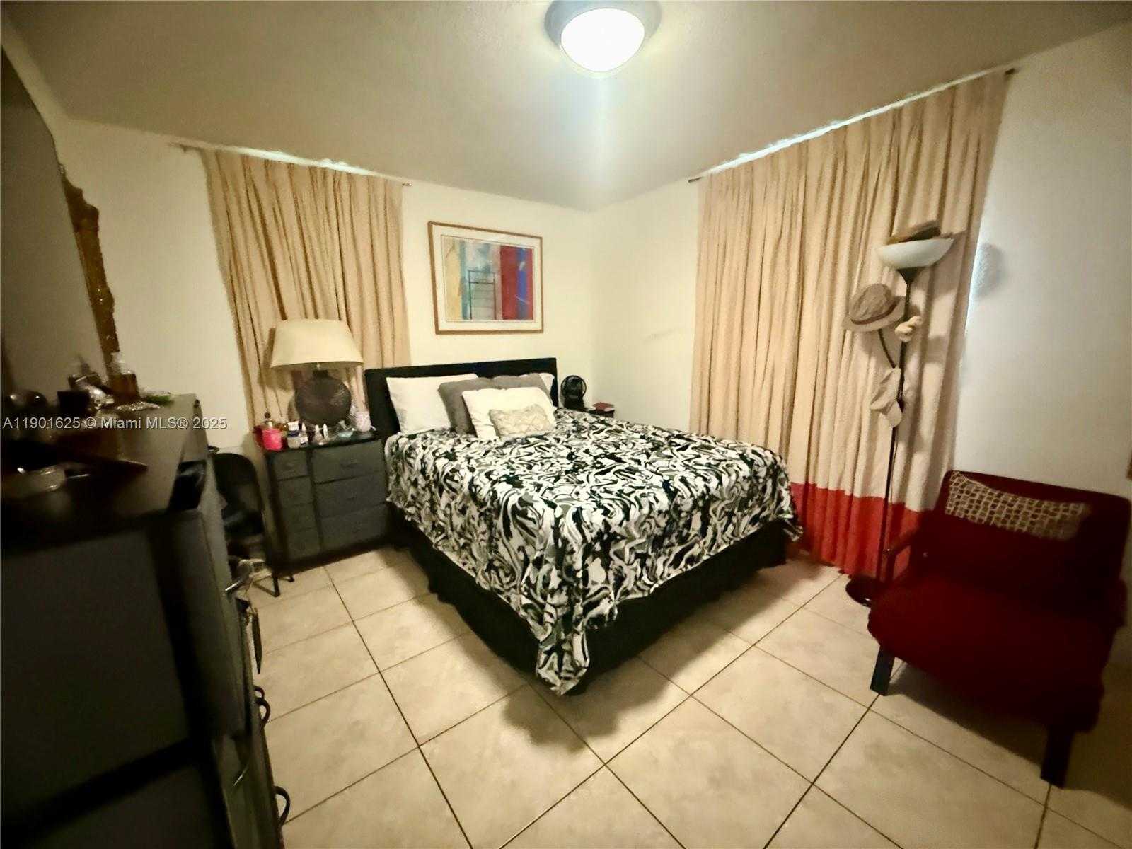 Small Image of 4201 SOUTH WEST 7TH ST, Miami Number 9