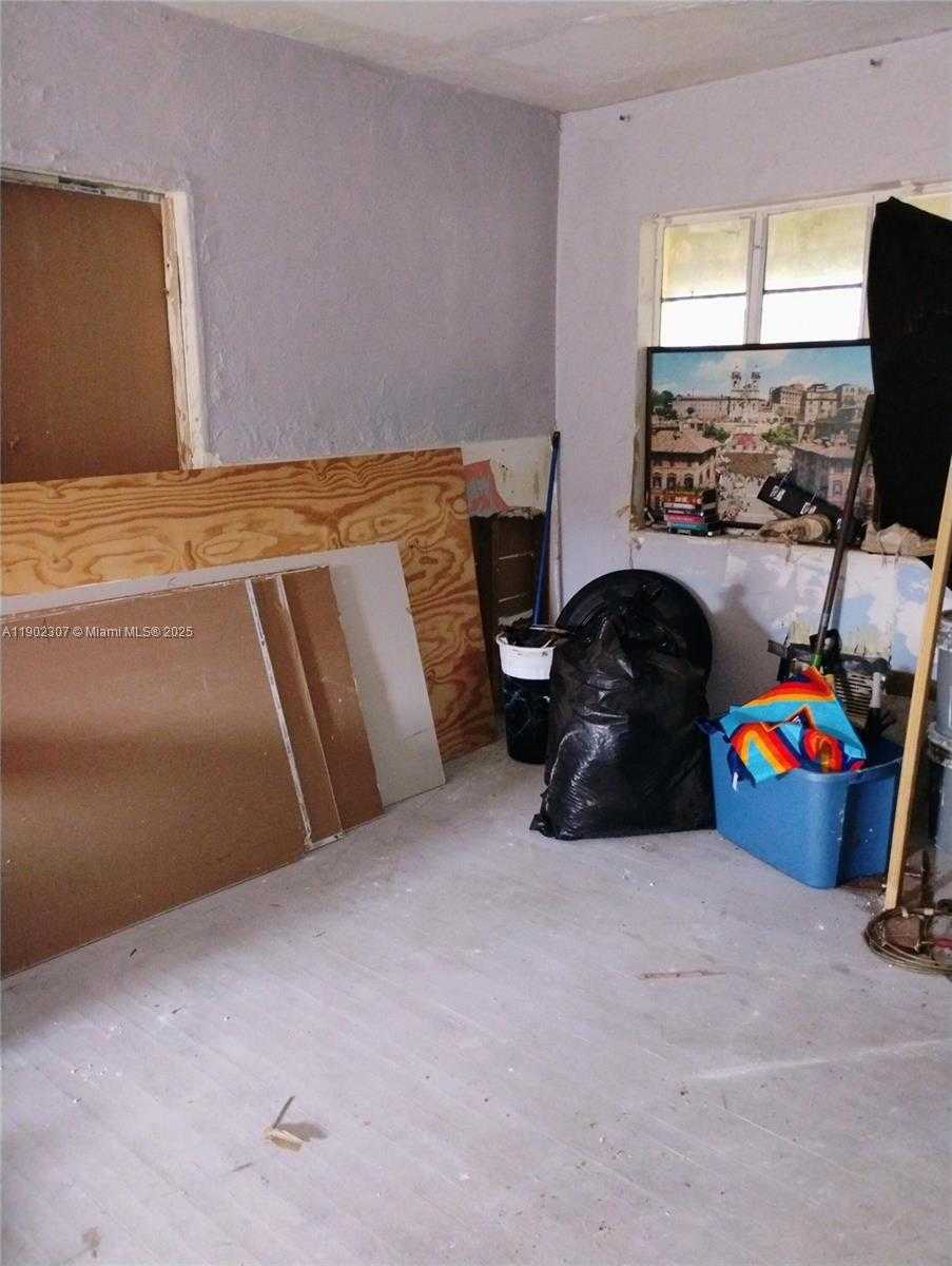 Small Image of 2324 NORTH WEST 35TH ST, Miami Number 14