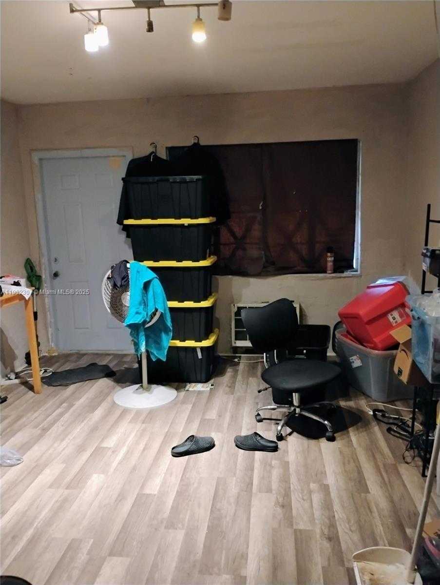 Small Image of 2324 NORTH WEST 35TH ST, Miami Number 3